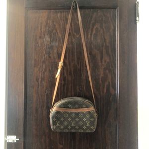 Authentic Louis Vuitton crossbody bag.